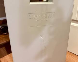 Clean Waste Portable Toilet