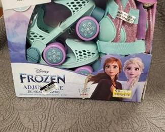 Frozen Kids' Roller Skate with Pad Set