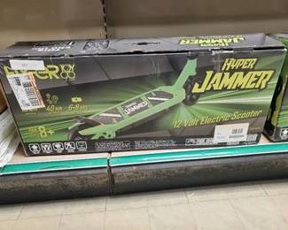 Hyper Jammer Kids Electric Scooter 12 Volt Battery Powered Scooter - Green