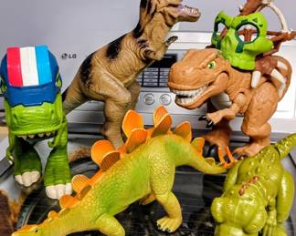 Dinosaurs with sound and movement, great condition 