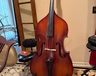 Cremona SB-4 3/4; electric pickup has been added