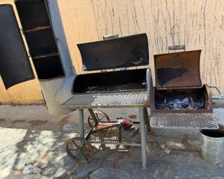 Lyfe Tyme bbq pit, from Uvalde, Texas