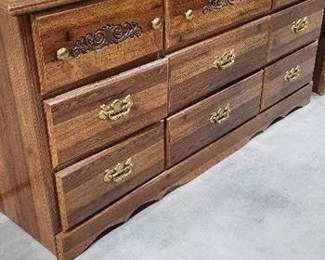 9 Drawer dresser