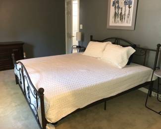 King metal bed