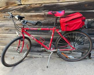 Fuji Aluminum Mountain Bike with Rear Rack and Storage Bag