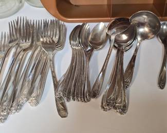 Daffodil Flatware