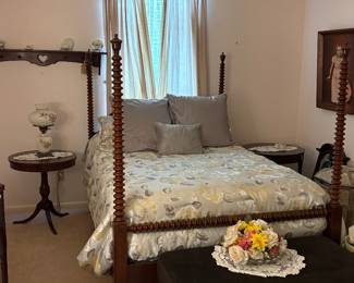 Full Size Spindle Bed