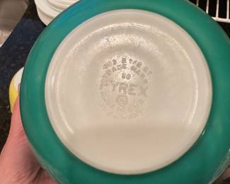 B51 - $40. 4 Pc Pyrex Set. Smallest 2 have *significant* wear. Larger 2 are in good condition but used. 