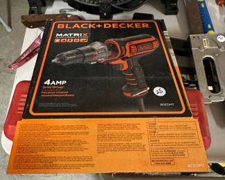 B97 - $25. Black & Decker 4amp Drill/Driver. Corded. 