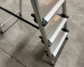 B83 - $40. Polder. Model LDR-5500. Highest Standing Level 42". 