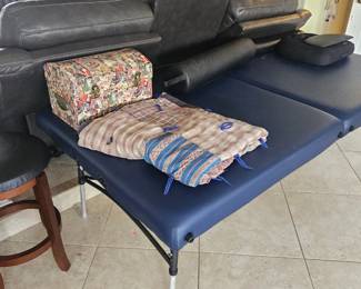 Extra large massage table $100