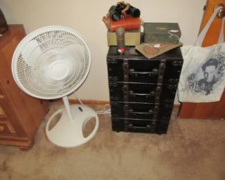 4-Drawer "Antique Trunk Style" Leather Side Table