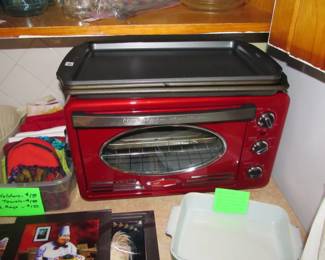 Nostalgia Electrics - Retro Toaster Oven in Red