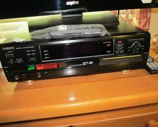 VTG. Phillips CD Player and Recorder with the box