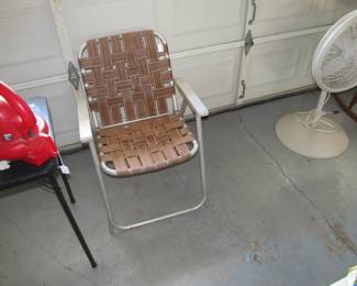 Vintage Aluminum Chair (Great for restoration)