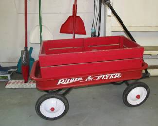Vintage RADIO FLYER PULLING WAGON w/ WOODEN RAILS INSERT