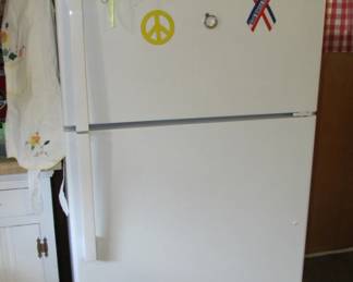 GE Refrigerator with Working Ice Maker. Ready to go.