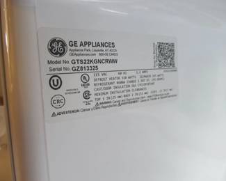 GE Refrigerator with Working Ice Maker. Ready to go.