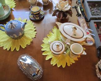 Noritake Tea Set - Tassel Pattern