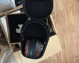 Sendy Audio Apollo Headphones second image