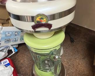 Margaritaville DM Key West Frozen Concoction Maker second image