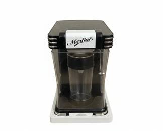 Nostalgia Electrics Retro Series s Styled Automatic Martini Shaker second image