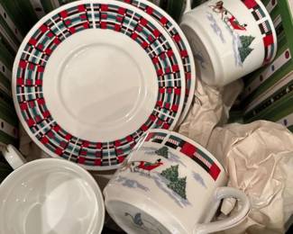 Lynns Fine China Winter Scene Bowl fourth image