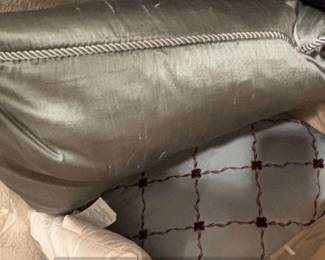 Decorative Throw Pillows Set