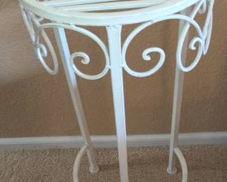 White Metal Pedestal Plant Stand