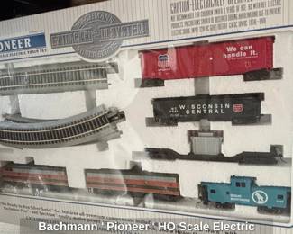 Bachmann Pioneer HO Scale Electric Train Set