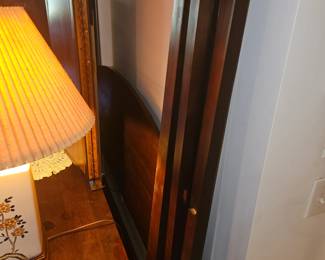 Queen size Canopy Bed