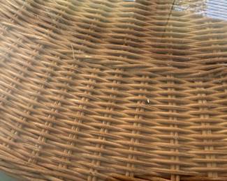 Very nice country style Woven Wicker Top Table And 4 chairs