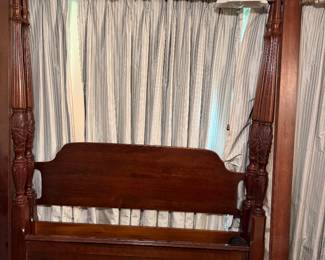 Very nice four post queen size bed