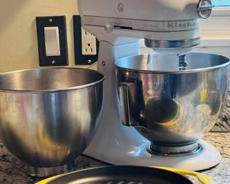 Kitchen Aide - Le Creuset