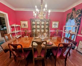 MCM Ethan Allen Dining table with 2 leaves and protection pads