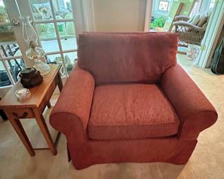 Oversized comfy chair. Very clean.