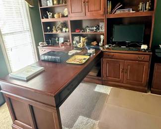 4 piece office desk and shelving/storage units.