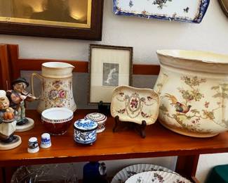 Hummel figures, Crown Ducal china