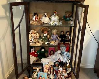 Antique dolls including Toni and Raggedy Ann