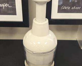 The Pampered Chef Food Chopper