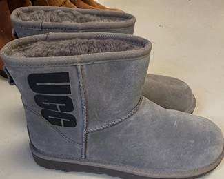 UGG Classic Mini Rubber Logo Boot