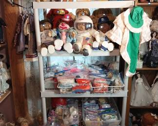 Armand Marseille, Kestner, Effenbee, Krammer Reinhardt, Kopplesdorf, Nancy Ann, Madame Alexander, antique, Dolly Parton Barbie, Little Rascals, Elvis, Jackie O, Care Bears, Cabbage Patch Kids, Strawberry Shortcake, doll clothes and furniture, display cases