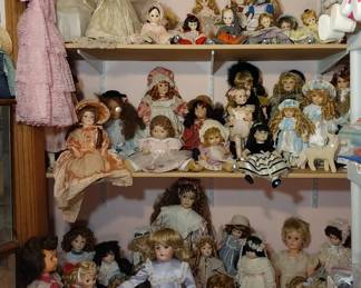 Armand Marseille, Kestner, Effenbee, Krammer Reinhardt, Kopplesdorf, Nancy Ann, Madame Alexander, antique, Dolly Parton Barbie, Little Rascals, Elvis, Jackie O, Care Bears, Cabbage Patch Kids, Strawberry Shortcake, doll clothes and furniture, display cases