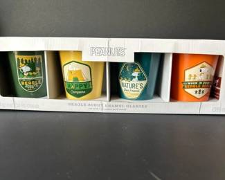 275 fourpeanutsbeaglescountsenameledcam