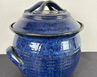 119 handmadetoadhallpotterybluebeanpot