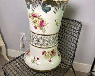 061 vintageverylargehandpaintedceramic