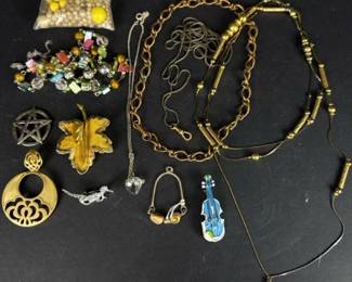 131 vintagecostumejewelrylot