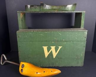 293 vintagegreenwoodenshoepolishcaddya