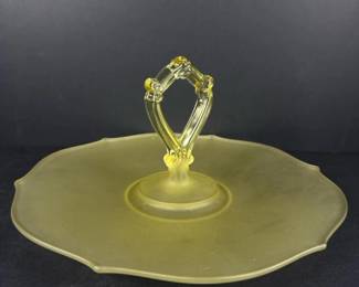 096 vintagesatinyellowglasshandledservi