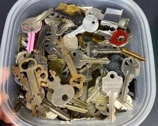 151 largemixedlotofvintagemodernkeys